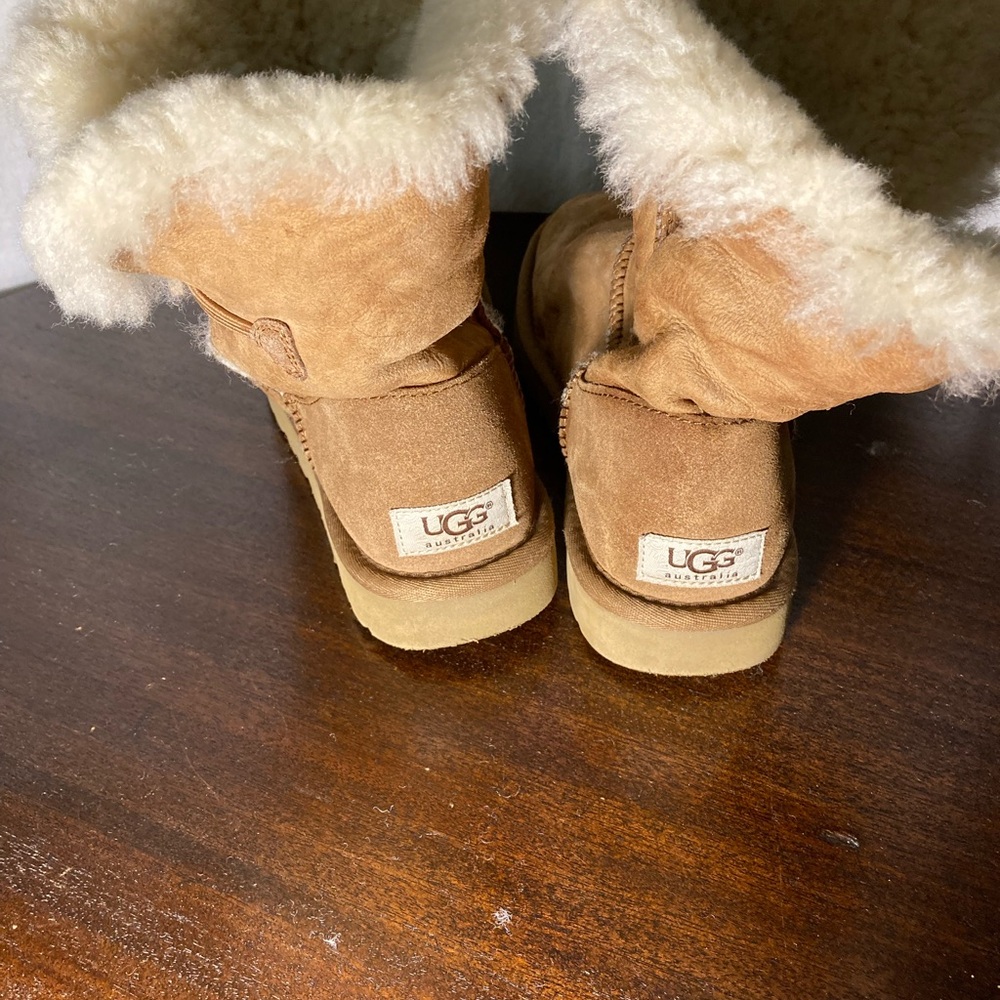 UGG SIZE 8 Bailey boot womens - Picture 4 of 8